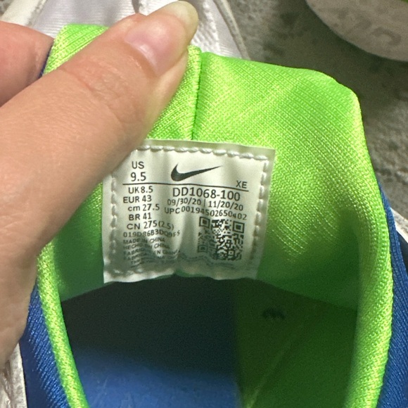 Nike White and Blue Sneakers - Picture 3 of 4